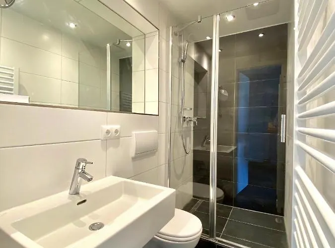 Hotell Zum Fischer 3*